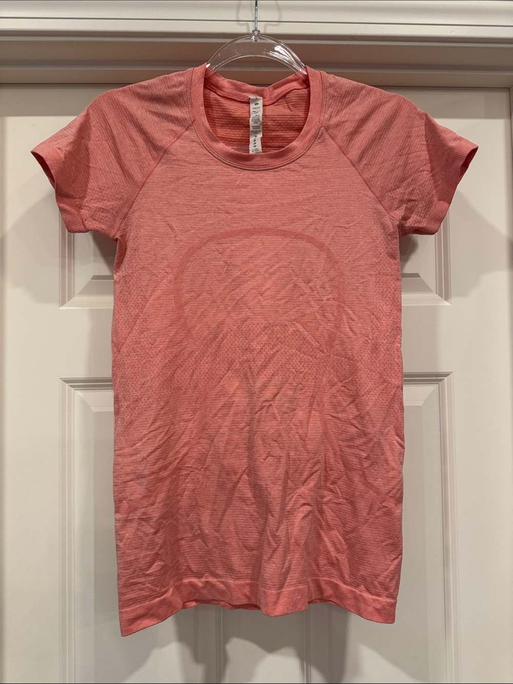 lululemon athletica Short Sleeve Crew Tee in Coral Size 6